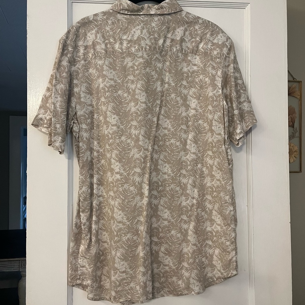 Columbia Button down - Picture 2 of 2